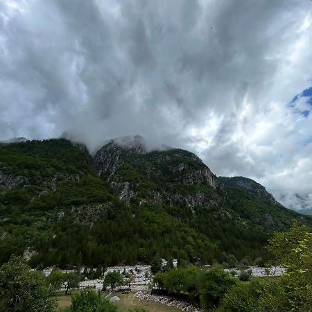 Bujtina Leke Gerla Hotel Theth Bagian luar foto