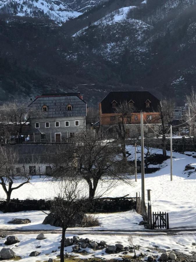 Bujtina Leke Gerla Hotel Theth Bagian luar foto