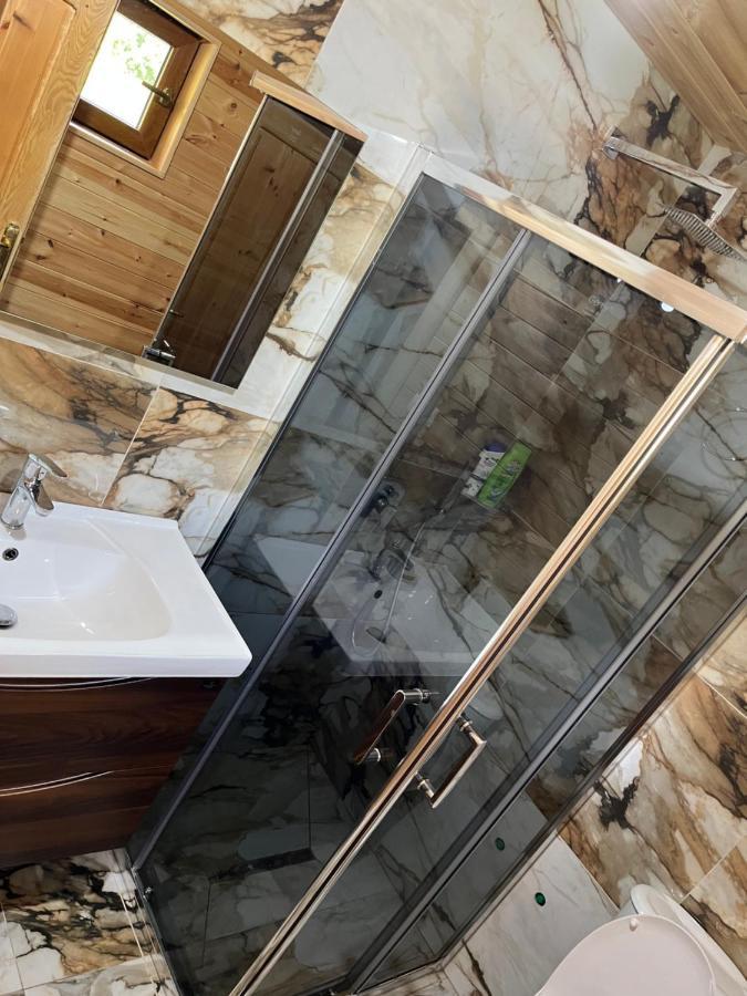 Bujtina Leke Gerla Hotel Theth Bagian luar foto