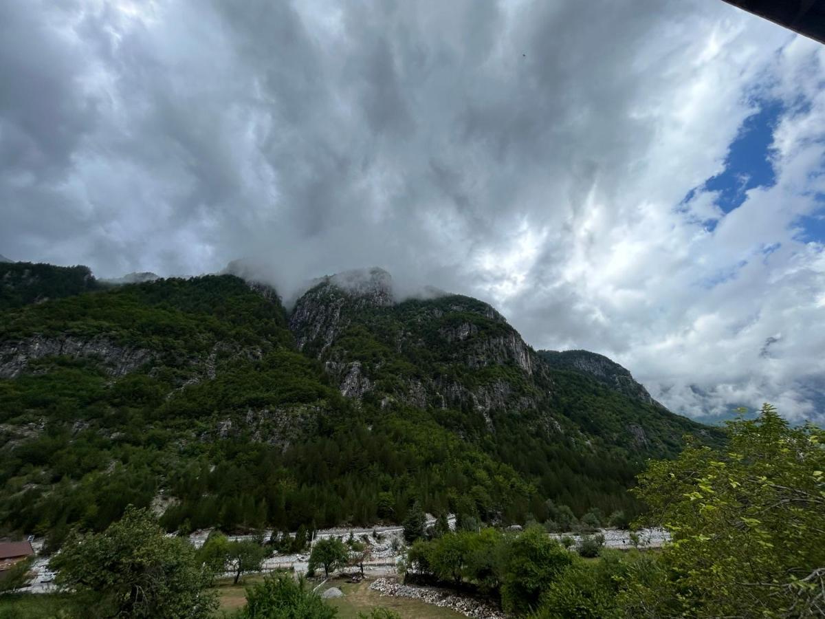 Bujtina Leke Gerla Hotel Theth Bagian luar foto