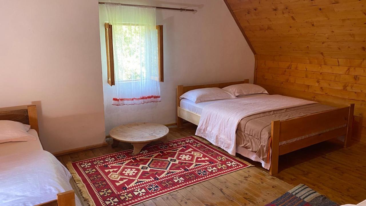 Bujtina Leke Gerla Hotel Theth Bagian luar foto