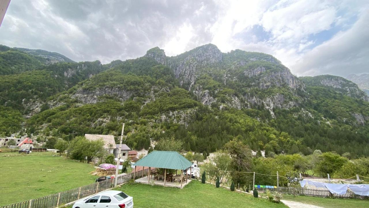 Bujtina Leke Gerla Hotel Theth Bagian luar foto