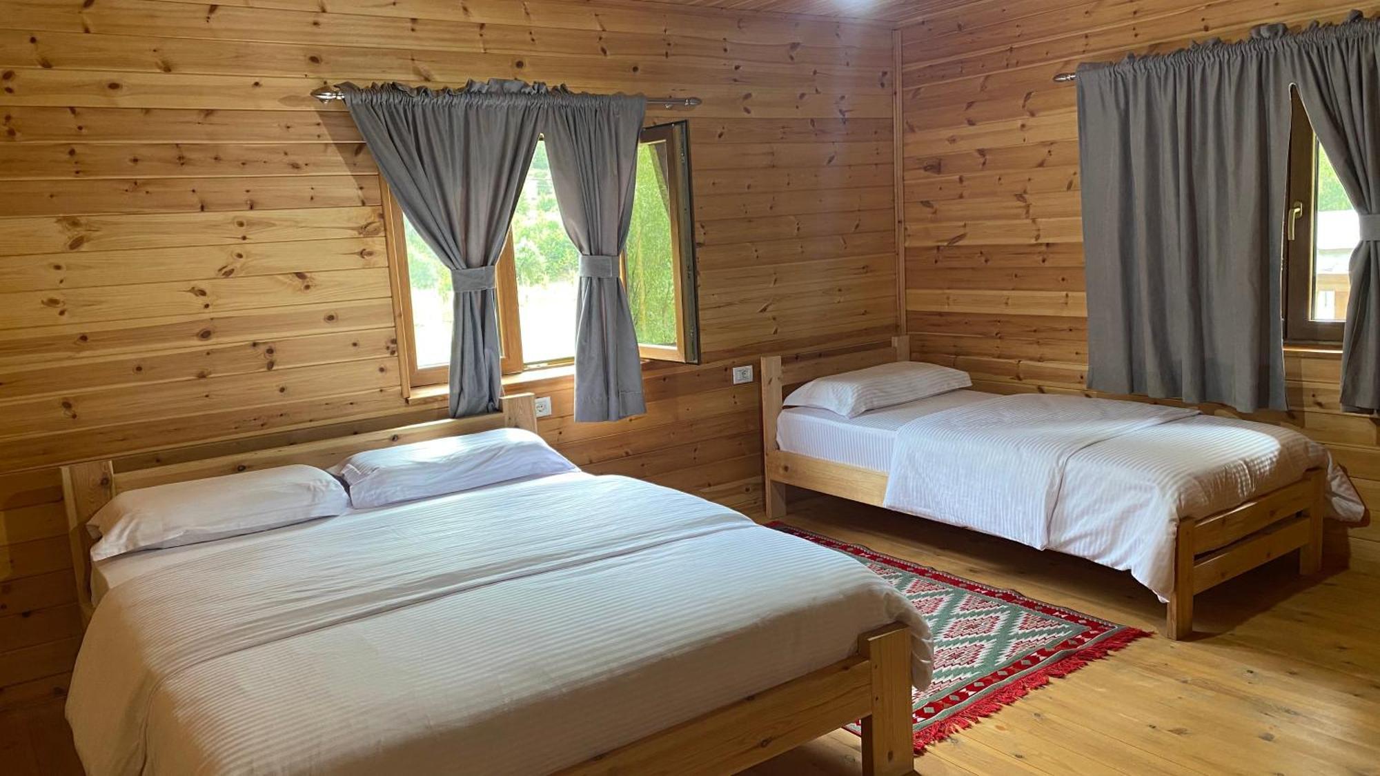 Bujtina Leke Gerla Hotel Theth Bagian luar foto